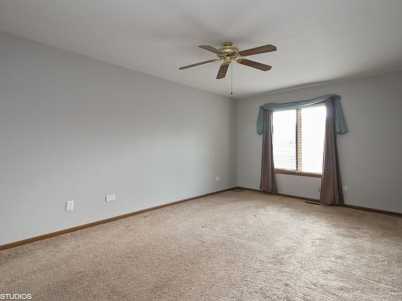 4th image of 17581 Cambridge Pl #77
