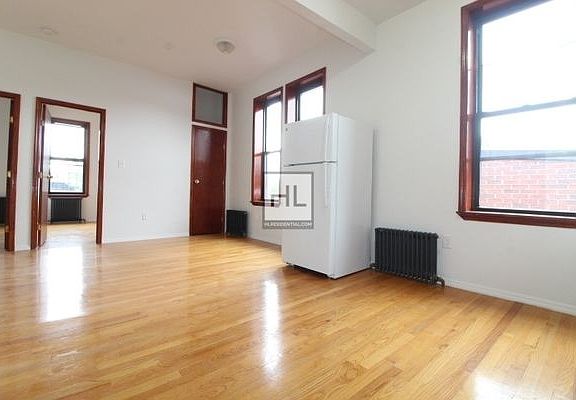 2nd image of 223 18th St #2F