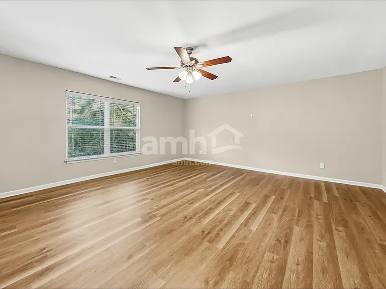 122 Spring Lakes Dr — Photo 6