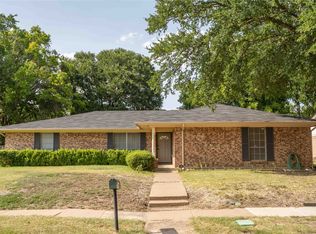 2001 Chalice Rd, Arlington, TX 76014