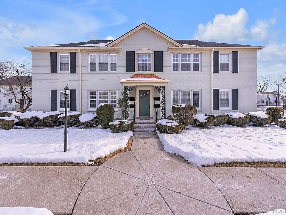 1st image of 22412 Morley Ave