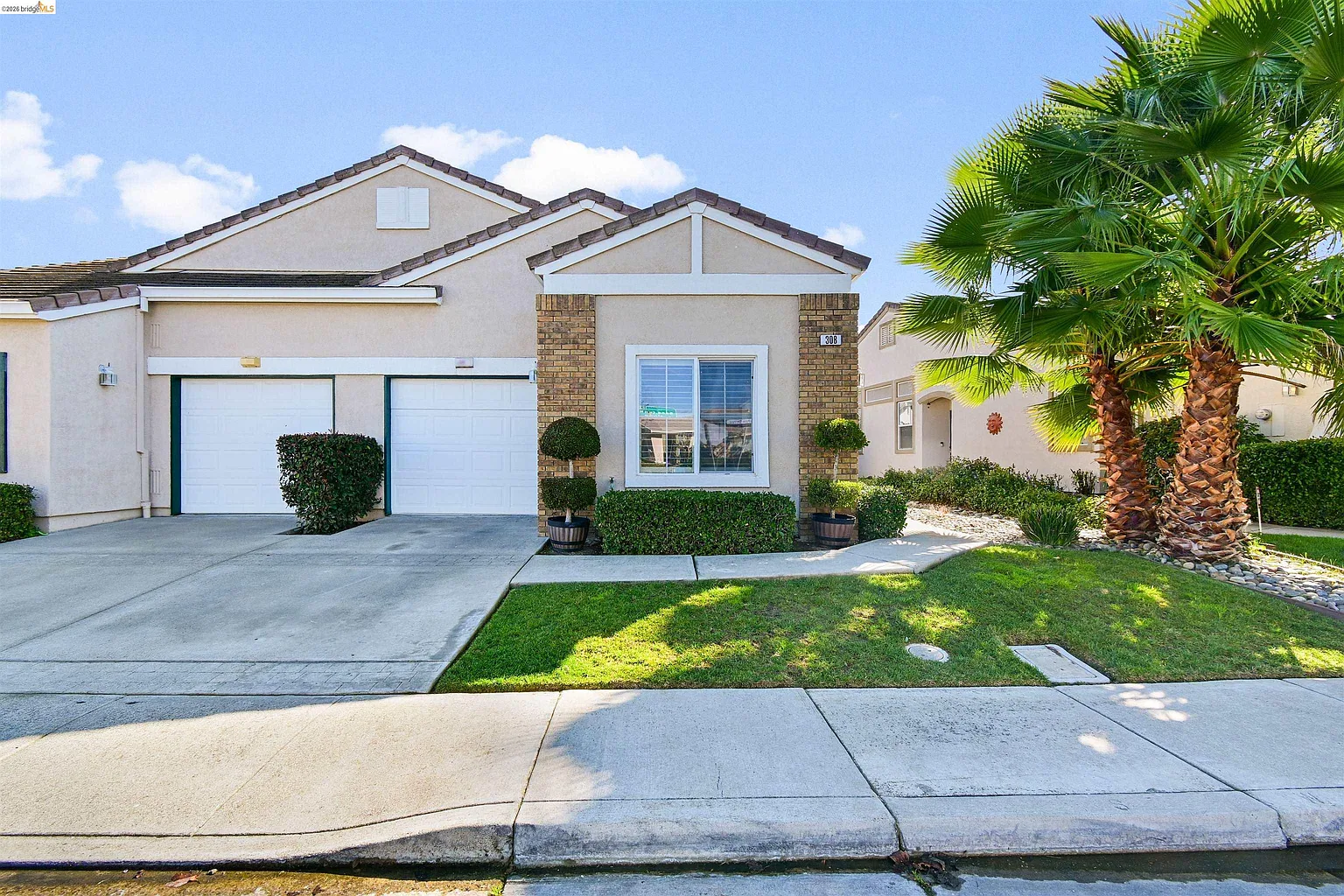 308 Upton Pyne Dr photo 1