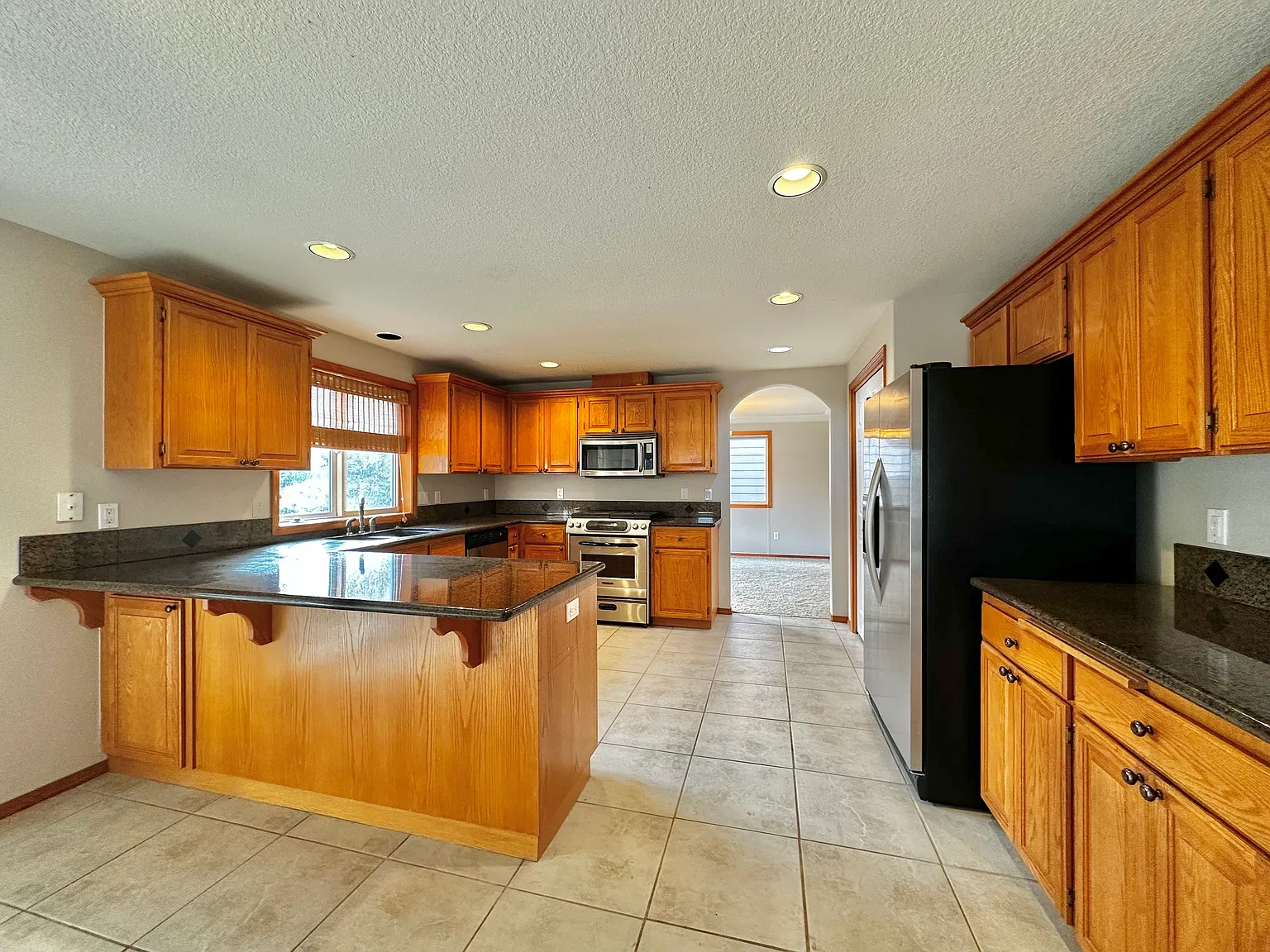 4 bed, 3.5 bath, 2784 sqft, $3,200 — Photo 4