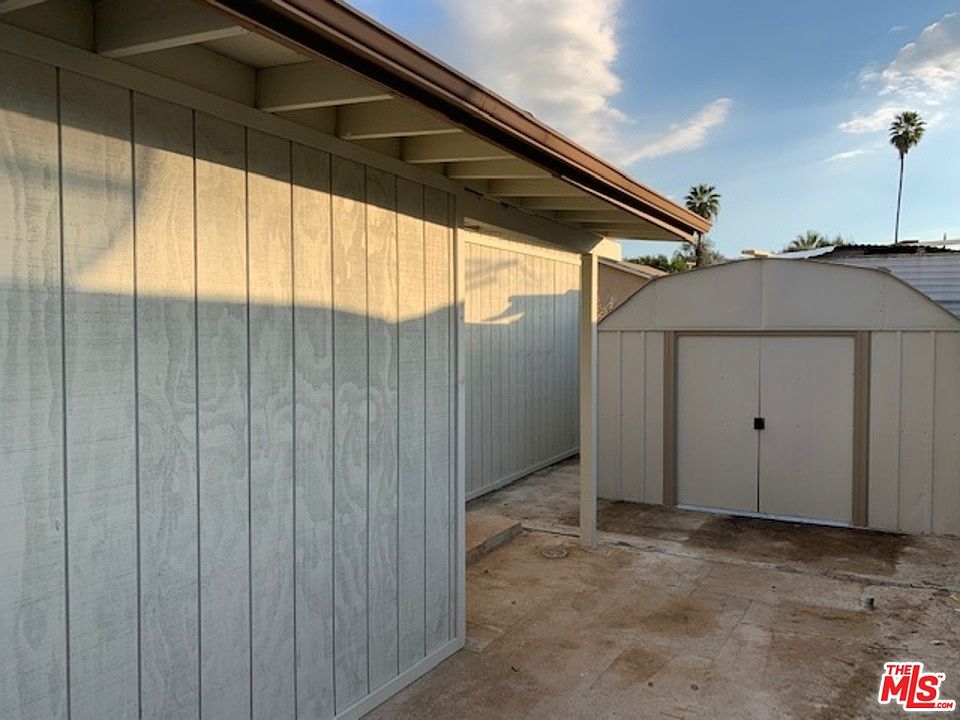 2nd image of 2866 Iris St