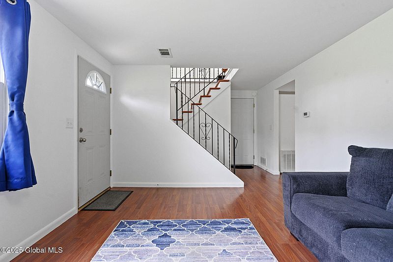 4th image of 17 Pawling Street