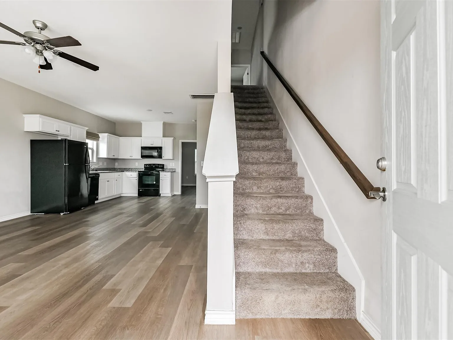4 bed, 2.0 bath, 1440 sqft, $2,500 — Photo 4