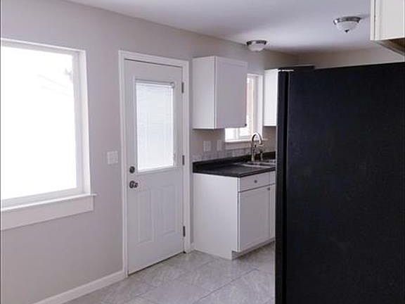 5th image of 395 Shelley Ave