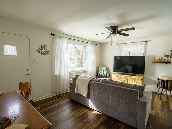 2nd image of 432 Oriole Cir