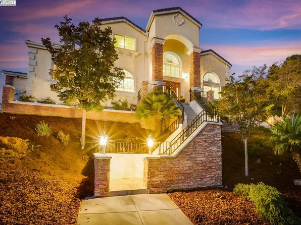 911 Silver Birch Ln, Hayward, CA 94544