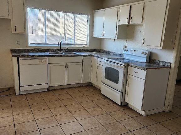 2nd image of 1009 W Lead Ave