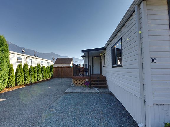 4th image of 1884 Heath Rd #16