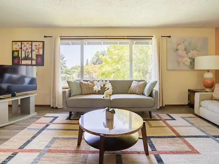 12245 NW Kearney St — Photo 1