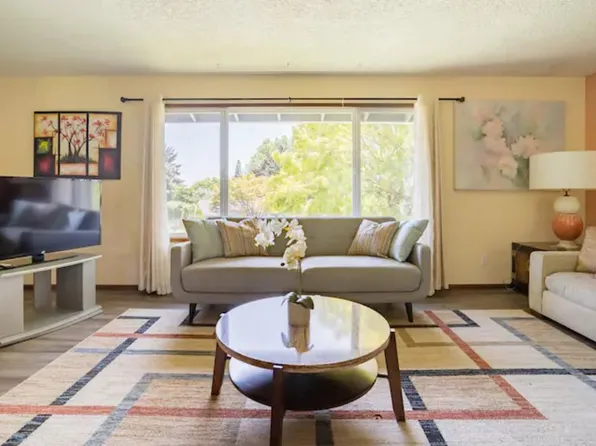 12245 NW Kearney St, Portland, OR 97229