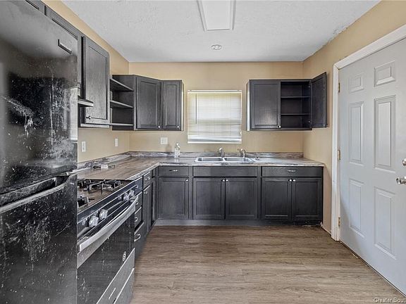 3rd image of 2236 12th St