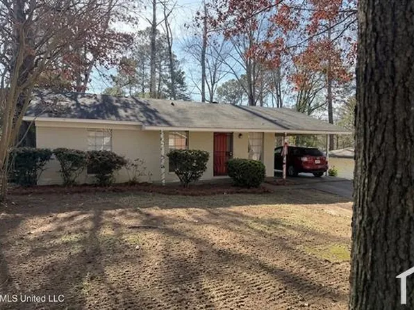 223 Champion Hill Dr, Jackson, MS 39212