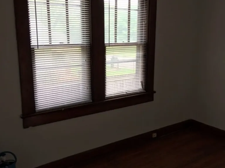 1427 N Kinser Pike — Photo 22