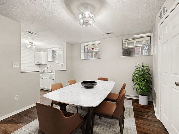 3rd image of 566 Glenwood Ave APT 6