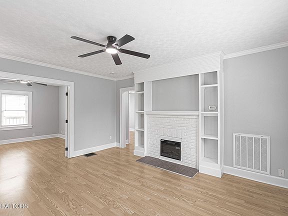 4th image of 2411 Fenwood Dr