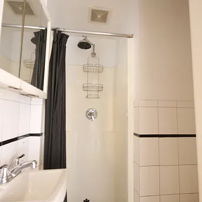 Rented by Nooklyn NYC LLC | media 46