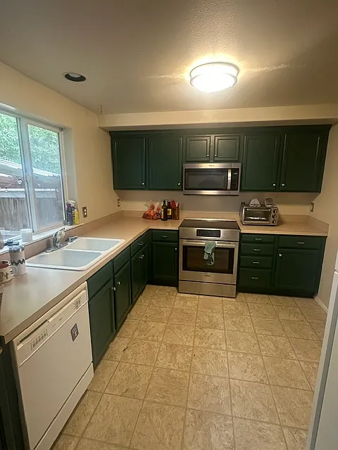 3 bed, 2.5 bath, 1442 sqft, $2,200 — Photo 4