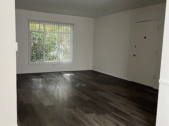 4th image of 1252 N Havenhurst Dr APT 15
