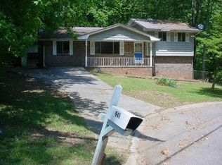 946 Slash Pine Rd, Forest Park, GA 30297