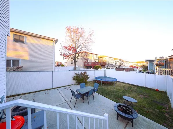 969 Armstrong Avenue image 10 of 34