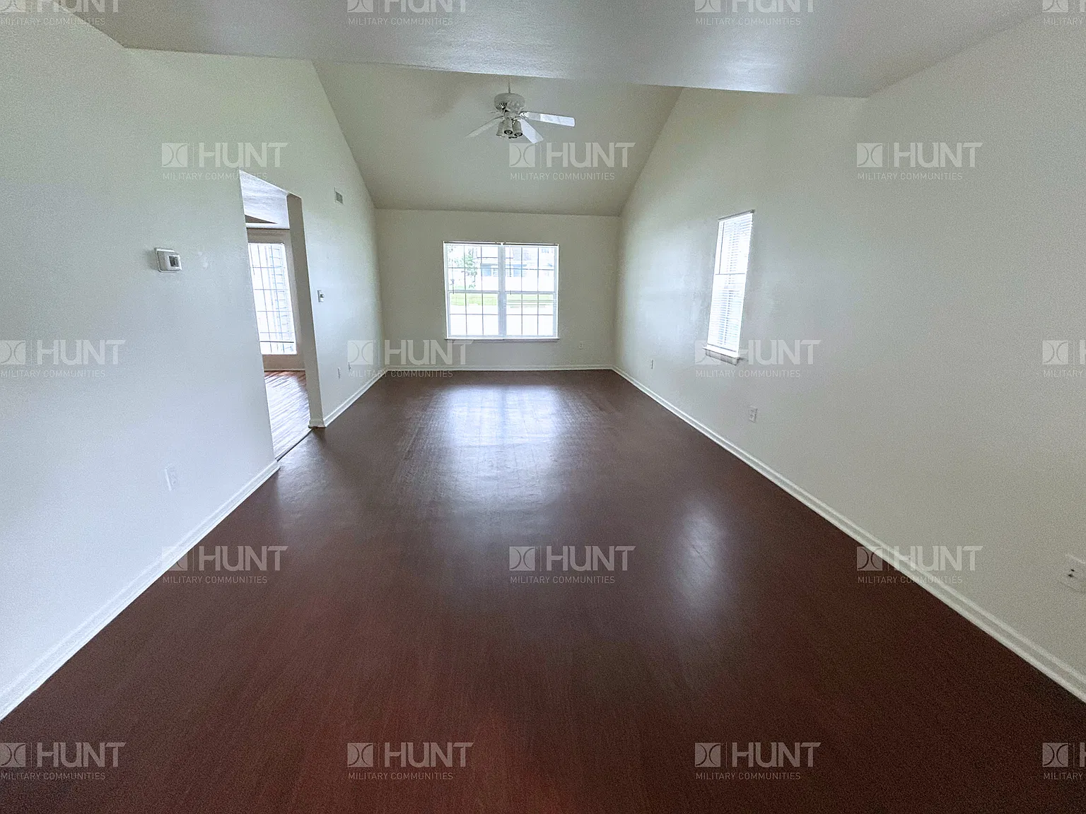 4 bed, 2.5 bath, 1994 sqft, $1,900 — Photo 2