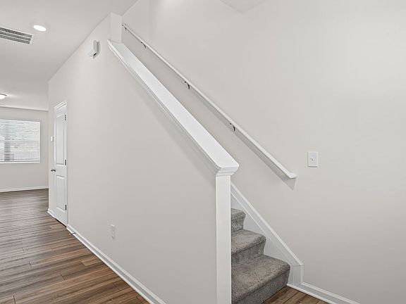 2nd image of 423 Union Station St