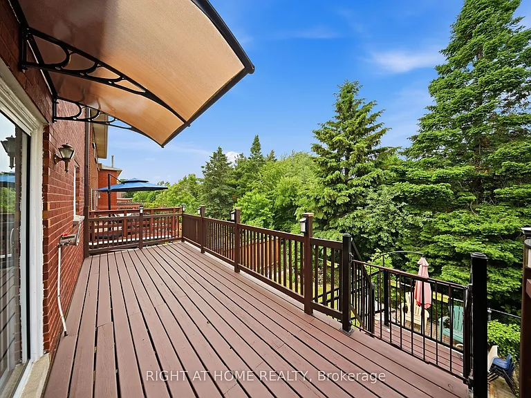 29 Sunforest Dr — Photo 42