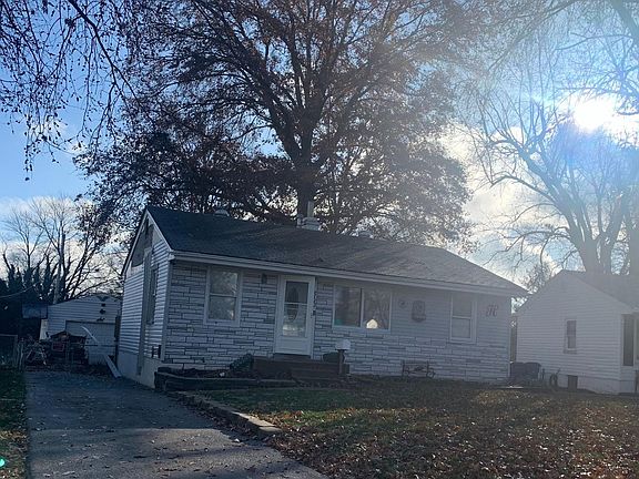 3rd image of 360 De Smet Dr