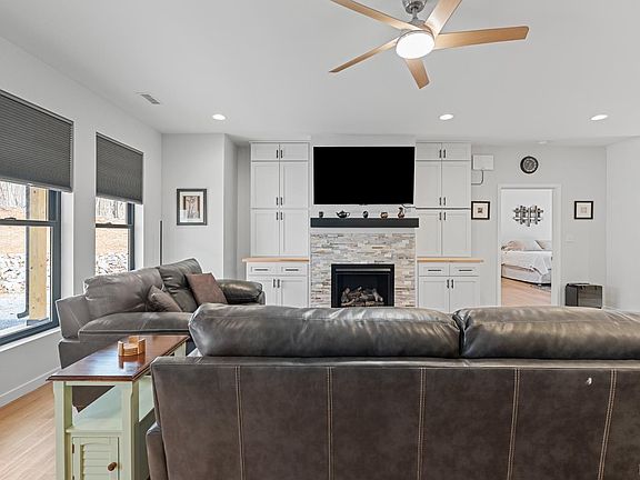 3rd image of 2409 Old Firetrail Rd