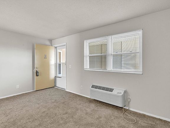 5th image of 500 Richardt Ave #4