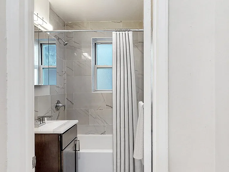 Harbor Terrace Apartments — Photo 20