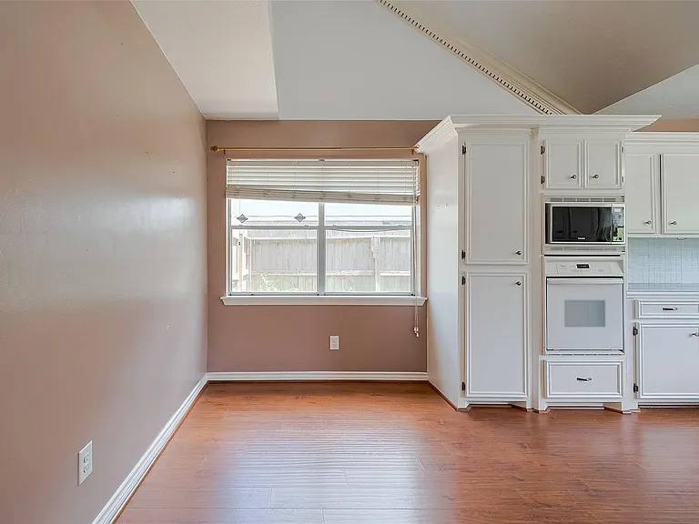 1103 Cheyenne Meadows Dr — Photo 12