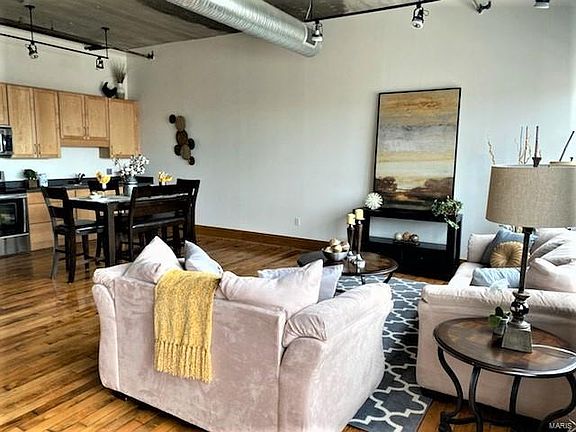 5th image of 2035 Washington Ave #407