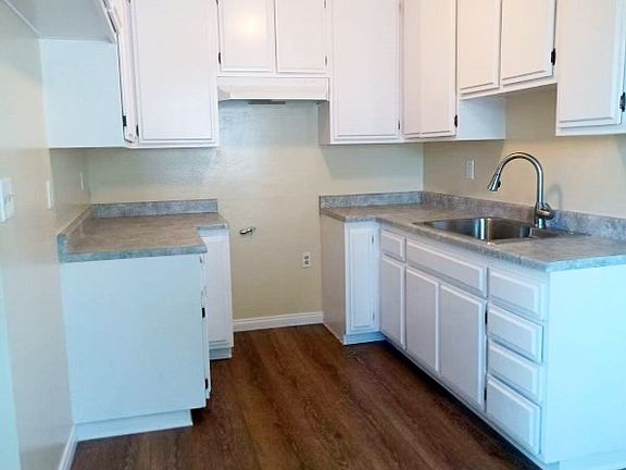 4th image of 21915 Harvard Blvd #4