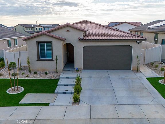 3rd image of 1749 Oleander Pl