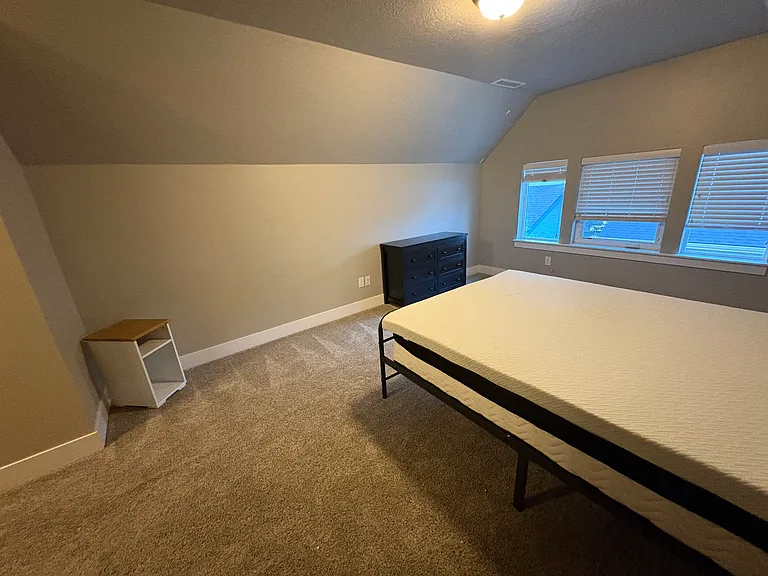 Upstairs Bedroom 1