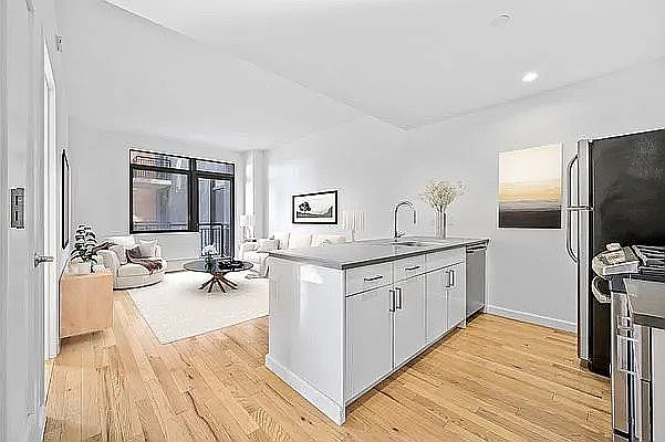 1st image of 210 E 121st St APT 5E