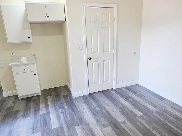 9607 Cypress Ave #4 — Photo 13