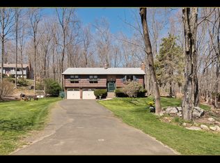 84 Laurelbrook Dr, Guilford, CT 06437