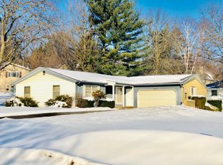 1 Brian Ct, Watertown, WI 53094