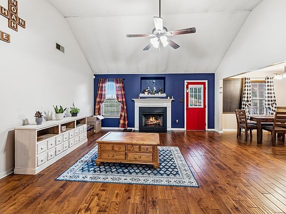 5th image of 699 Puckett Rd