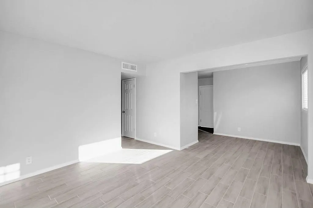 3 bed, 936 sqft, $1,500 — Photo 3