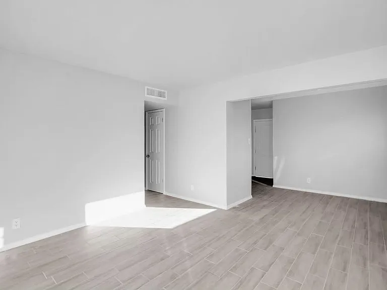 8420 Mount Ranier Dr — Photo 3