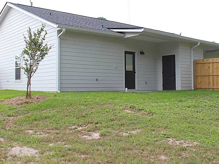 404 NW Lake City Ave — Photo 16