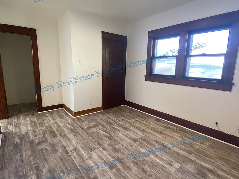 923 W Clark St #923 — Photo 4