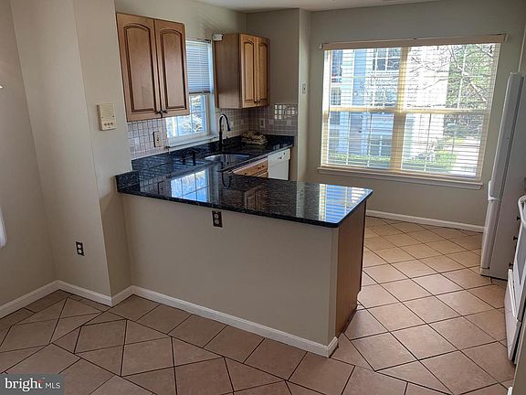 2nd image of 164 Kendrick Pl APT 26
