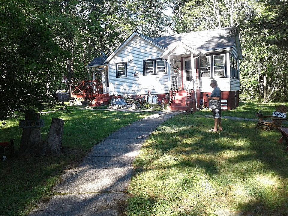 2nd image of 12 Ivy Rd N